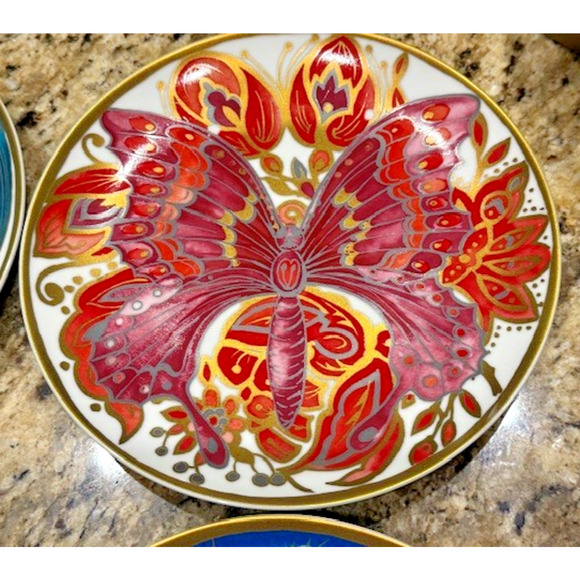 ART NOUVEAU Set of 4 Salad Plates POTTERY BARN Dragonfly Peacock Doves Butterfly - Picture 3 of 9